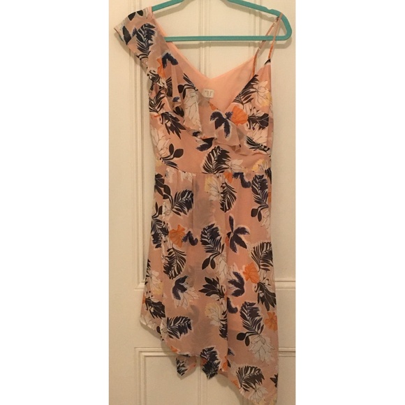 Pink Ruffle Shoulder Asymmetrical Mini Size Small - Picture 2 of 4